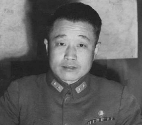 48年杜聿明黃維被消滅前夕，毛澤東急電：暫緩攻擊，事後才知高明