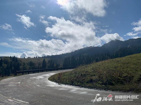 跟隨“鏡頭”，走進秋日那拉提