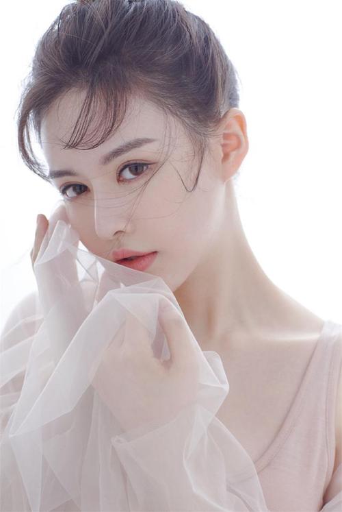 《新倚天屠龍記》小昭、周芷若真的是聞所未聞，顏值低、沒氣場