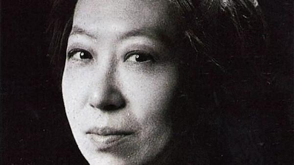 張愛玲去世前：面板病侵入耳朵，不能穿衣服，每天照日光燈13小時