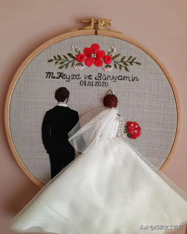 像真發一樣可以編的髮型都能繡出來，如此立體的繡法怎麼能錯過