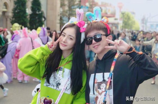 楊冪張大大楊穎“鐵三角”有變，宋祖兒替代楊穎，同遊環球影城