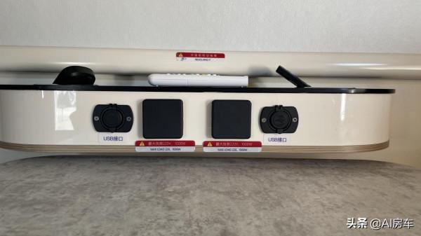 5.2T動力+24V電系統，配置超豪華，實拍國產五十鈴700P輕卡房車