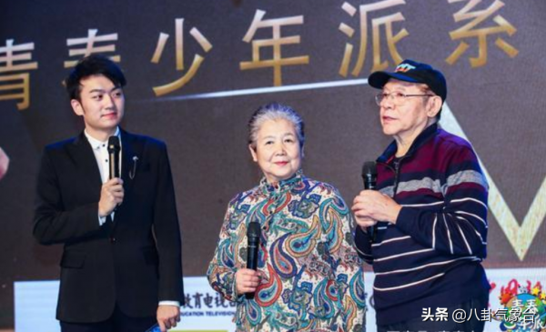 “媽媽專業戶”李文玲，與初戀牽手半個世紀，女兒鄒雪是她的驕傲