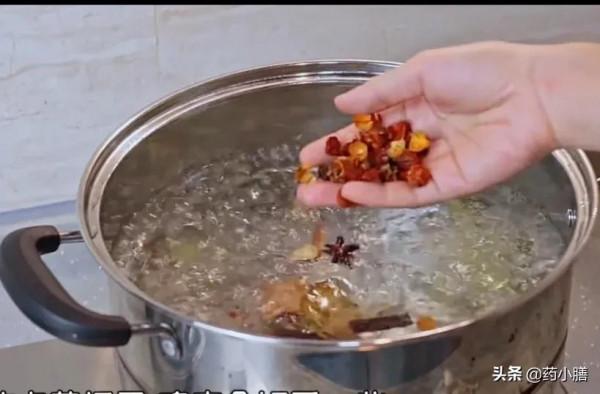 廣東人喜歡的鹹香雞,做法簡單味道鮮香入味,超好吃 廣東人喜歡的鹹香雞,做法簡單味道鮮香入味,超好吃