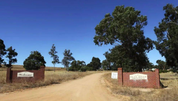 “夾縫中生存”卡斯勒：全國只有23人，卻能和澳大利亞對抗50年