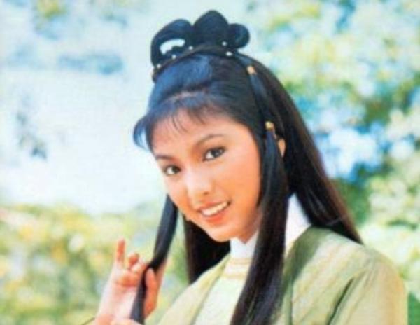 成龍苦追她8年，跟男友相戀26年不結婚，米雪如今怎樣了？