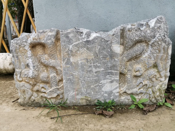 遵化馬蘭峪村發現非常奇特的古石碑