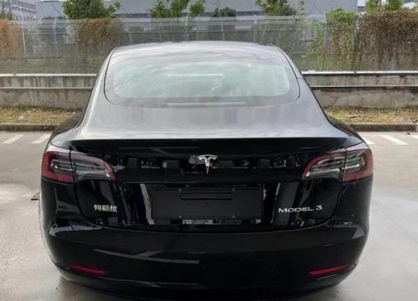 特斯拉兩款新車型曝光，動力售價均降低，自主壓力太大了