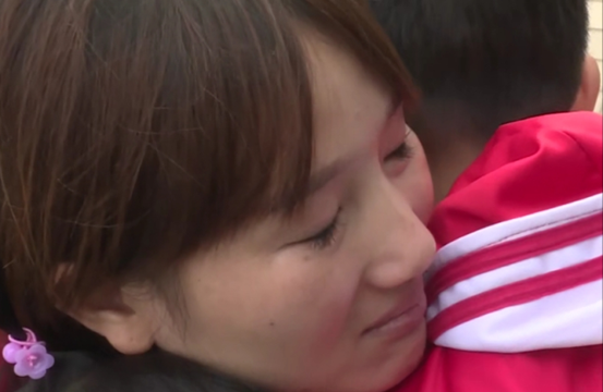 70萬一針天價救命藥,媽媽為救象鼻寶寶創下奇蹟,丈夫卻從未露面 70萬一針天價救命藥,媽媽為救象鼻寶寶創下奇蹟,丈夫卻從未露面