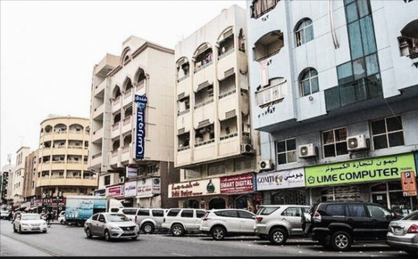 她2歲當養女,18歲輟學打工,36歲患病被迪拜富豪相救後回國感恩 她2歲當養女,18歲輟學打工,36歲患病被迪拜富豪相救後回國感恩