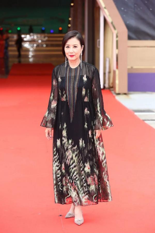 TVB節目巡禮2022！眾女星悉心打扮亮相，衣著卻被嘲“車禍現場”