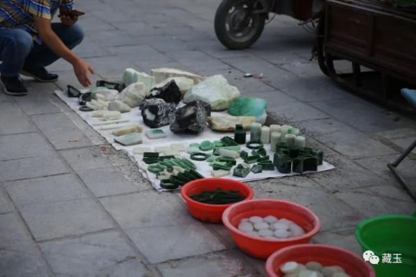 和田玉五不買：黑不買廣西，白不買羅甸，沁不買唐河……