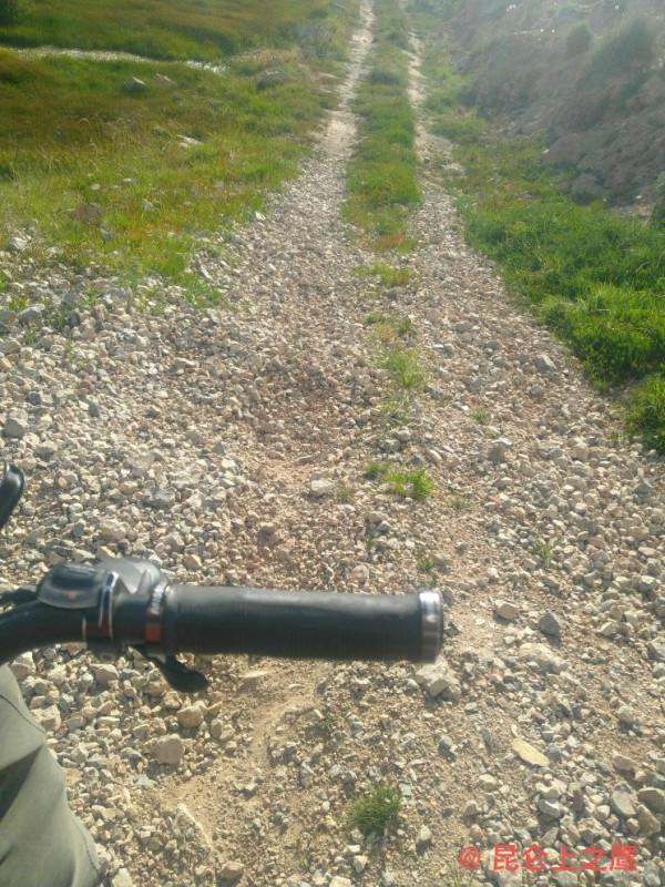 崑崙山的穿越——花石峽、冬給措納湖至香日德