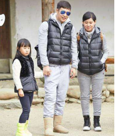 汪峰王菲小瀋陽黃磊女兒未成年打扮早熟，曹格女兒11歲就濃妝豔抹