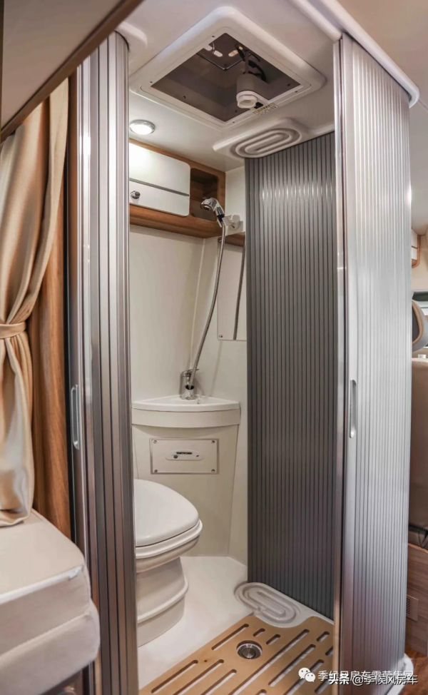 金冠賓歌B900|靈活輕巧鬆鬆滿足一家三口出行的B型房車 金冠賓歌B900|靈活輕巧鬆鬆滿足一家三口出行的B型房車