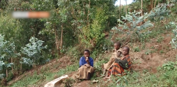 太心酸,非洲一家窮得只剩一口鍋,孩子餓得偷鄰居食物!紀錄片 太心酸,非洲一家窮得只剩一口鍋,孩子餓得偷鄰居食物!紀錄片