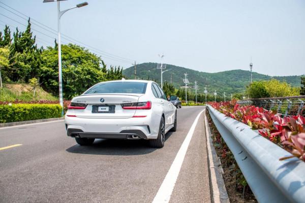 缺點不少,套路也多-寶馬325iM運動曜夜提車記 缺點不少,套路也多-寶馬325iM運動曜夜提車記