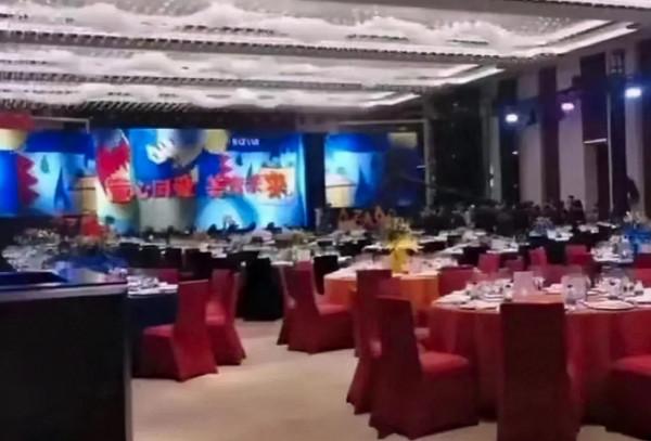 比《甄嬛傳》還精彩的內娛年會，竟變網紅明星一鍋煮的農村婚宴？