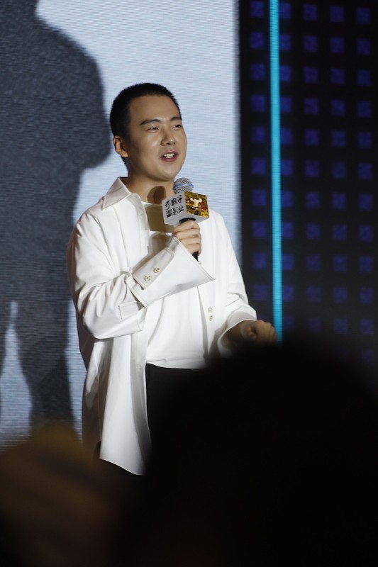 郭麒麟新造型好“失敗”,剪寸頭真要慎重,少年感穿搭都難拯救 郭麒麟新造型好“失敗”,剪寸頭真要慎重,少年感穿搭都難拯救