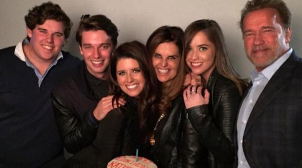 施瓦辛格的胖兒子健身減肥,成功瘦了一大圈,變成型男帥哥 施瓦辛格的胖兒子健身減肥,成功瘦了一大圈,變成型男帥哥