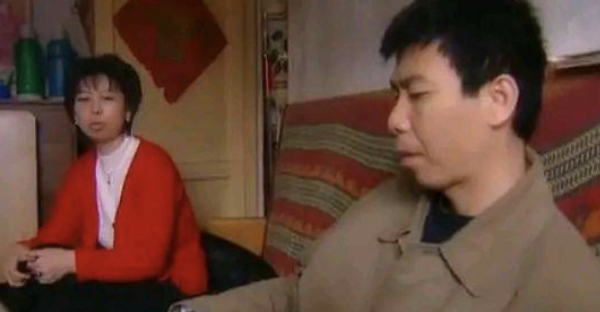 馮小剛前妻張娣：隱忍徐帆7年才離婚，單親帶女兒22年未曾改嫁
