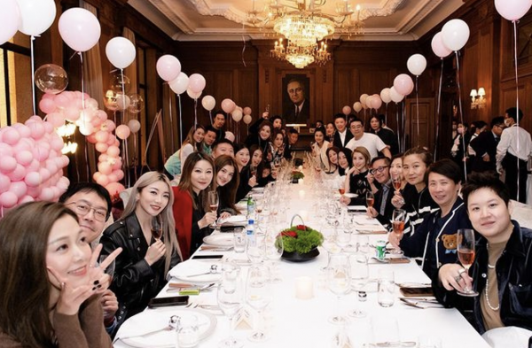 蔡卓妍辦派對慶祝39歲生日,逾30人參加場面熱鬧,男友妹妹送祝福 蔡卓妍辦派對慶祝39歲生日,逾30人參加場面熱鬧,男友妹妹送祝福