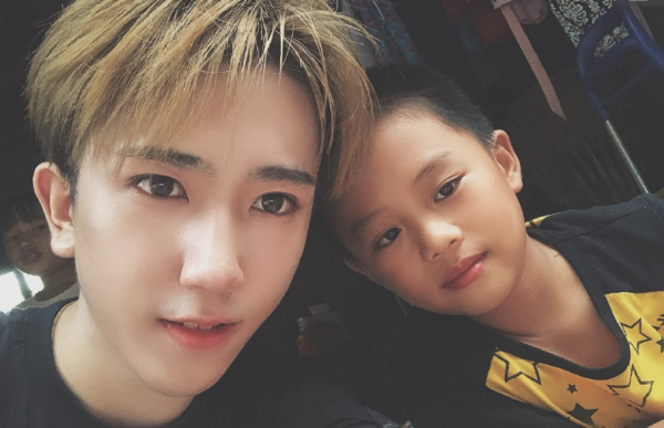 變形計暴躁農村女孩：被親媽拋棄，被城市哥哥當親妹妹，寵成公主