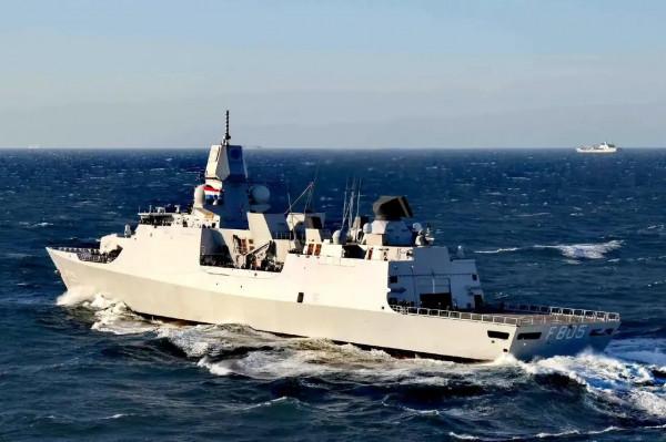 “七省”級護衛艦圖集（132圖）