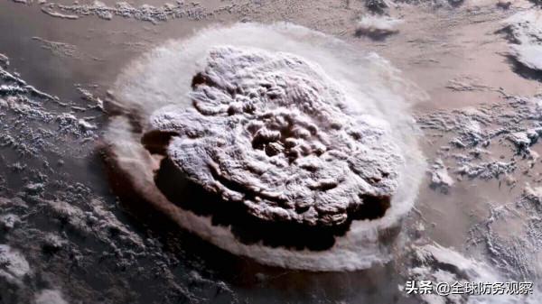 國產運20威武霸氣，具備洲際投送能力，奔赴湯加，展示解放軍實力