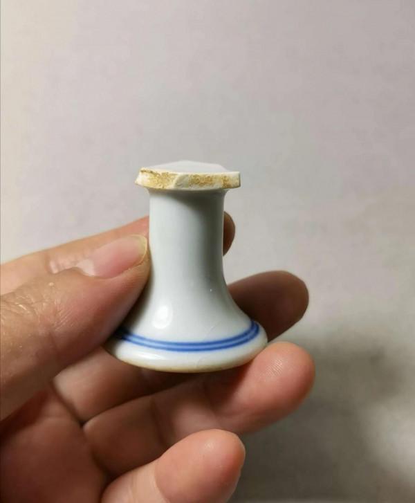 發兩件“大明成化年制”官款標本圖片，藏友可學習對比