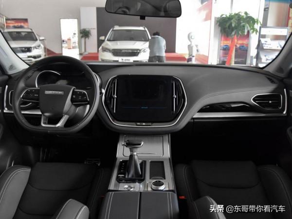 空間大適合家用，油耗低，國產實用中型SUV，實拍捷途X70