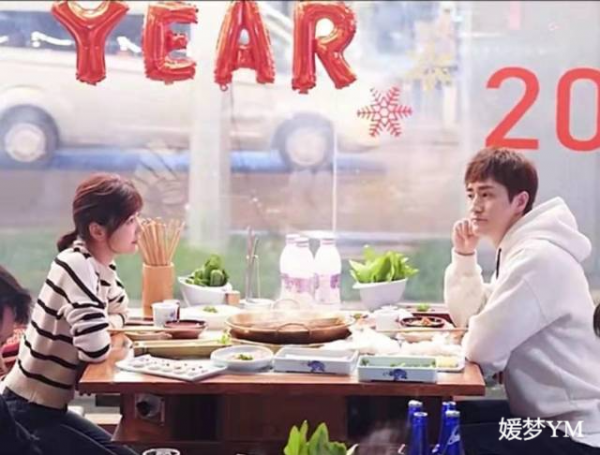 鑑賞現代愛情：《以年為單位的戀愛》票房上億，安全感是什麼？