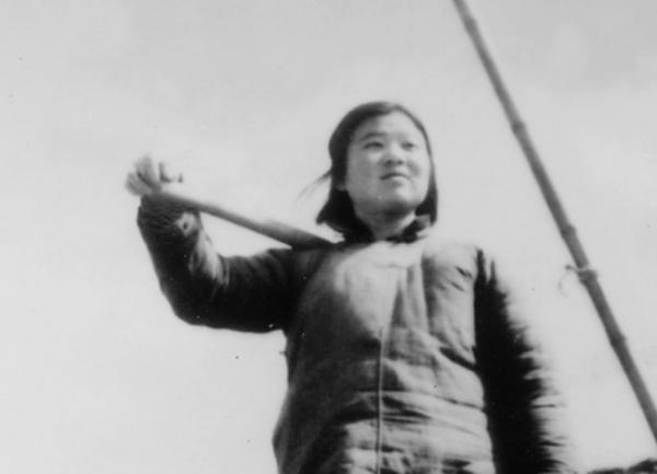 毛主席請14歲小姑娘參加開國大典，遭到拒絕，毛主席：我得見見她