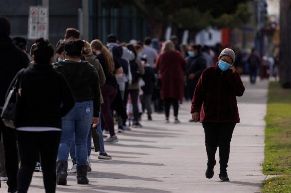 美國日增新冠確診病例數近150萬例