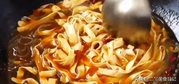 天冷了，推薦這道熱乎乎的燉菜，軟爛鮮香營養全，大人小孩都愛吃