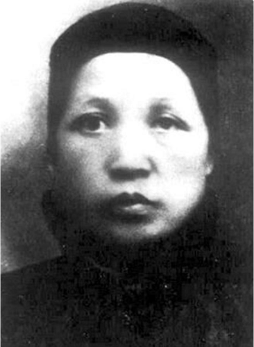 59年毛主席回到韶山,看到父母墳墓破敗,毛主席:不要修,就這樣 59年毛主席回到韶山,看到父母墳墓破敗,毛主席:不要修,就這樣