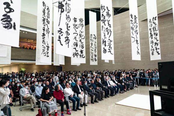 毫無意義，王冬齡展出亂書惹爭議，本質上已經脫離書法