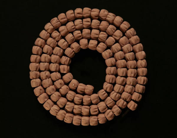 這個夏天，高低盤一串百香