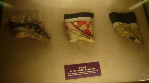 臺兒莊古城“三寸金蓮”展館參觀（2）