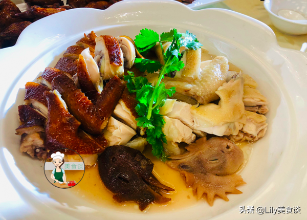 國慶假期吃酒席，隨禮500塊，滿滿一桌子的硬菜，客人吃了想打包