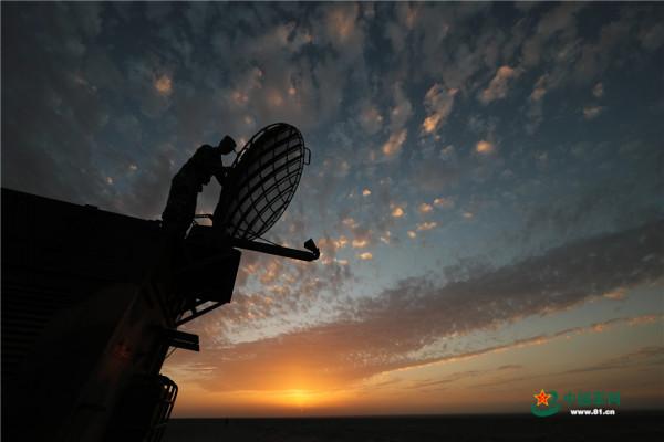 組圖丨南部戰區空軍地導某旅實兵對抗錘鍊防空利箭 組圖丨南部戰區空軍地導某旅實兵對抗錘鍊防空利箭