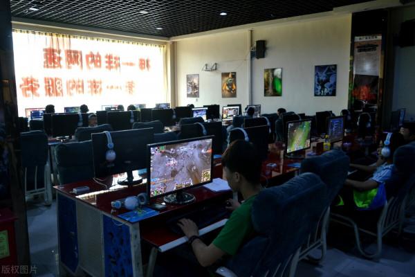 在黎明前睡去 在黎明前睡去