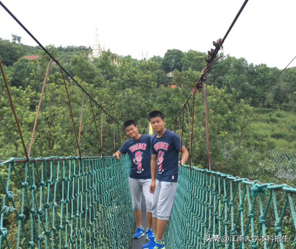 真複製貼上!安徽雙胞胎兄弟同進211名校,從小一起上學,愛好還一模一樣! 真複製貼上!安徽雙胞胎兄弟同進211名校,從小一起上學,愛好還一模一樣!