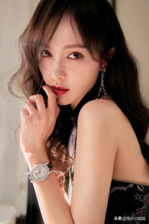 唐嫣，外貌出眾，擁有超高顏值！優雅氣質讓她美得更加高階和清冷