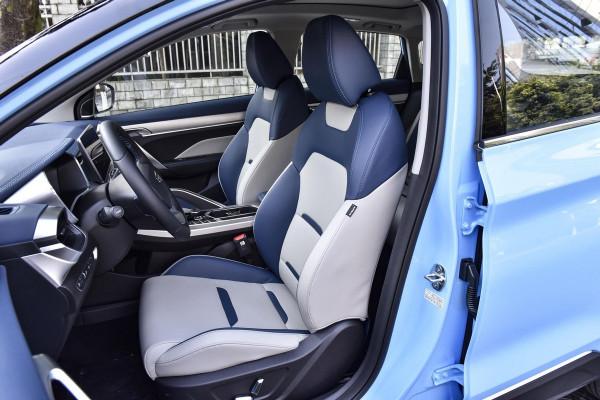 百公里油耗僅1&period;2L，零百加速6&period;9秒，540&deg;全景影像，體驗繽越PHEV