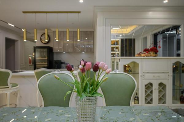 280㎡歐式大平層 以白色混水為主色調 280㎡歐式大平層 以白色混水為主色調