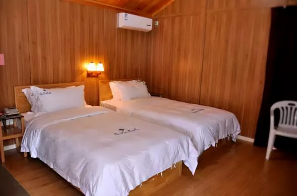 據說，那裡很美有一道一千萬年前形成的絕美傷痕那就是廣東大峽谷