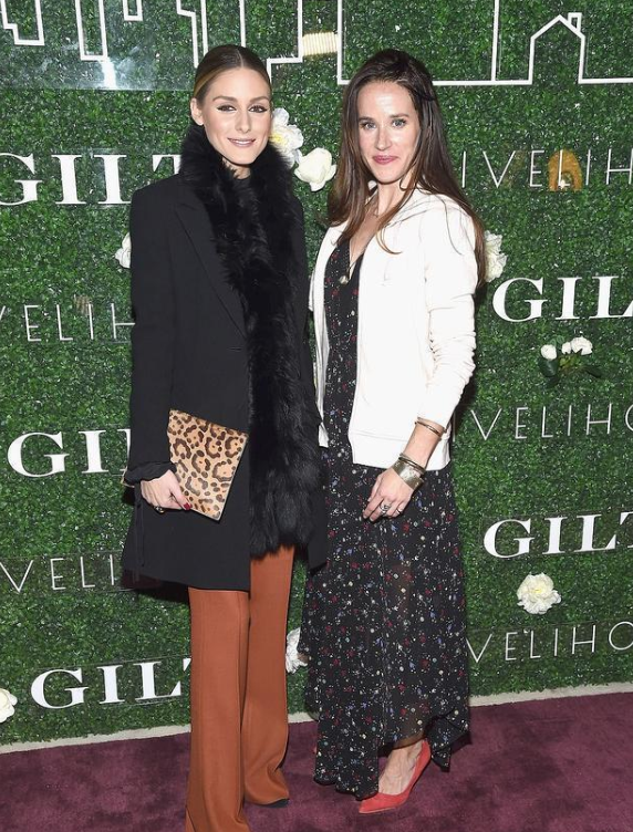 拜登最寵的孫女:20歲穿紫衣貴氣有氣場,不輸特朗普的女兒伊萬卡 拜登最寵的孫女:20歲穿紫衣貴氣有氣場,不輸特朗普的女兒伊萬卡