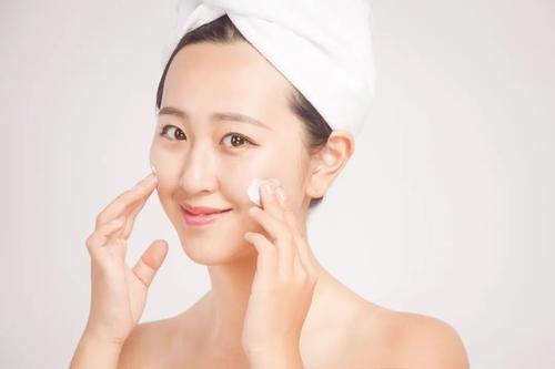 面板暗黃？狀態顯老？新依美告訴你原因有哪些